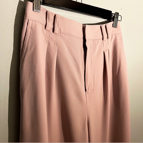 RARE Club Monaco pleated pants in dusty pink - Picture 2 of 5